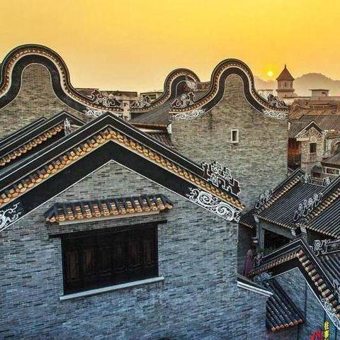 沈一杭：“东数西算”：数据中心存多算少，生态代价何在？